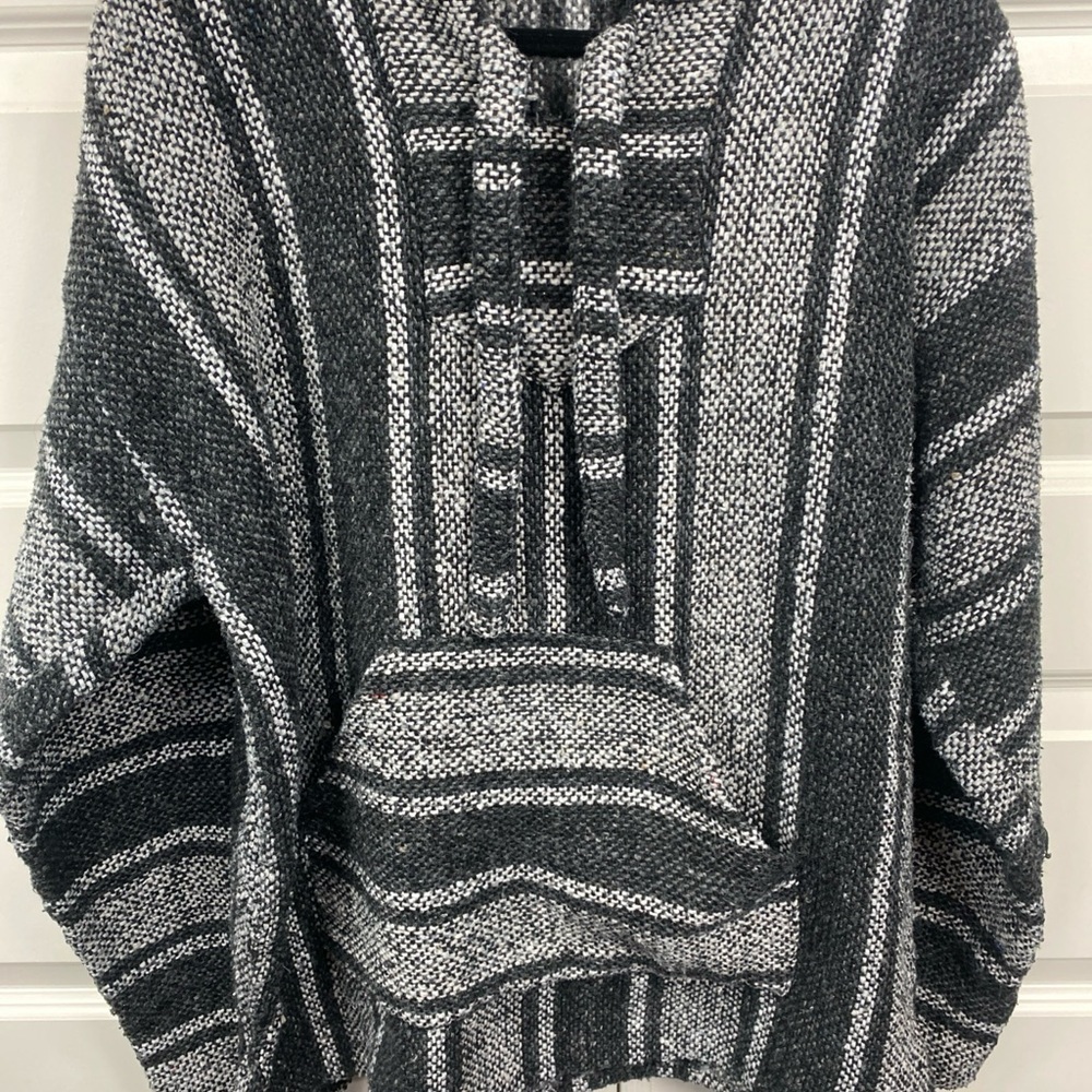 Earthbound Trading Co Poncho Baha Mexican Hoodie Pullover Molina Black Gray Med - Picture 5 of 5